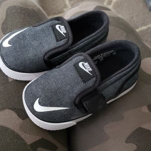 Toddler 4 Nike shoes